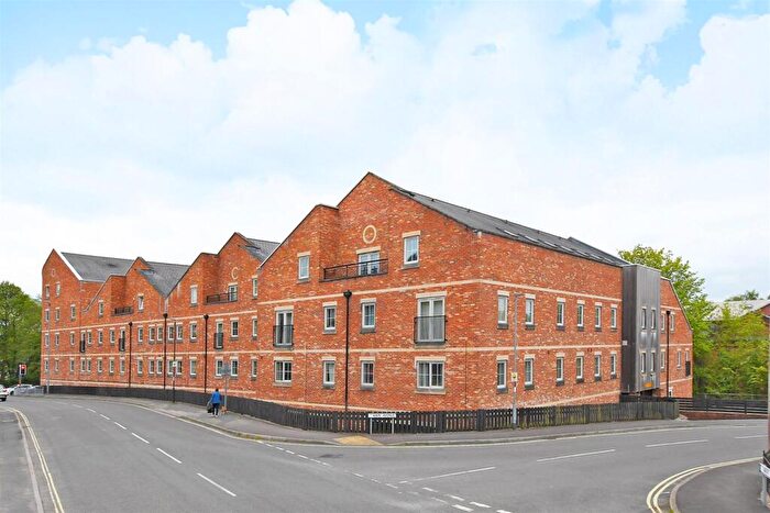 2 Bedroom Apartment To Rent In Piccadilly Heights, Wain Avenue, Chesterfield, S41