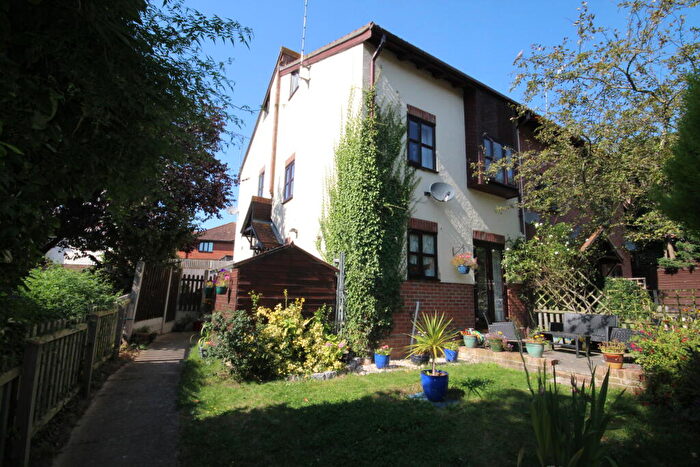 2 Bedroom Town House To Rent In Heriot Way, Great Totham, Essex, CM9
