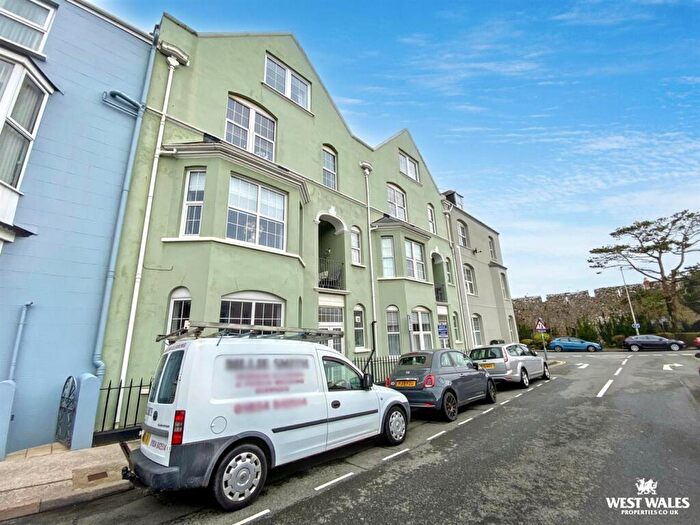 Studio For Sale In Southcliff Gardens, Tenby, SA70