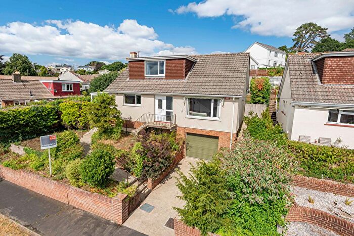 4 Bedroom Detached Bungalow For Sale In Castlewood Avenue, Newton Abbot, TQ12