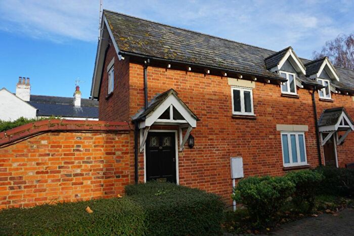 2 Bedroom End Of Terrace House To Rent In West Street, Olney, MK46