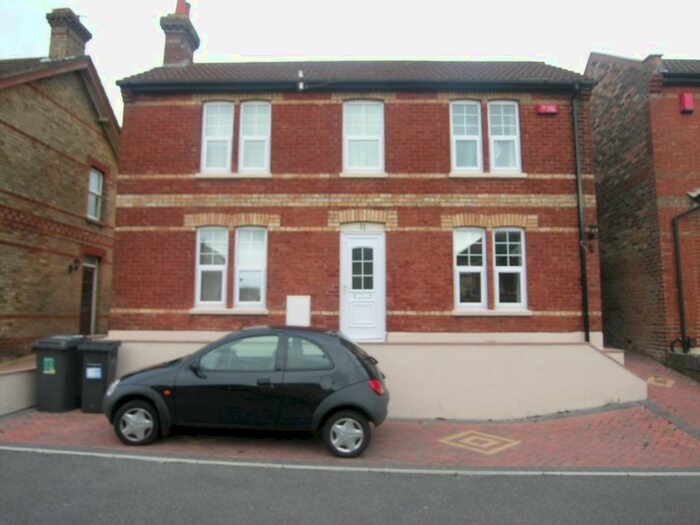 5 Bedroom House To Rent In Bedroom Detached House In Winton, BH9