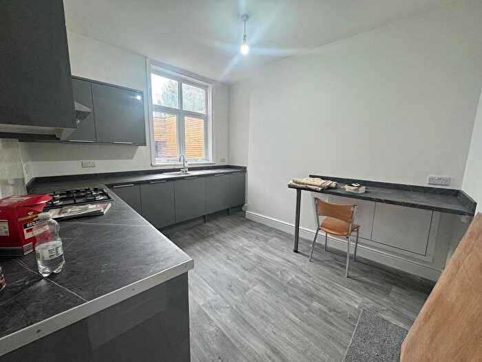 5 Bedroom Terraced House To Rent In Halstead Street, Leicester, LE5