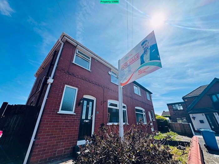 3 Bedroom Semi Detached House For Sale In Collingwood Drive, Swinton, Manchester, M27