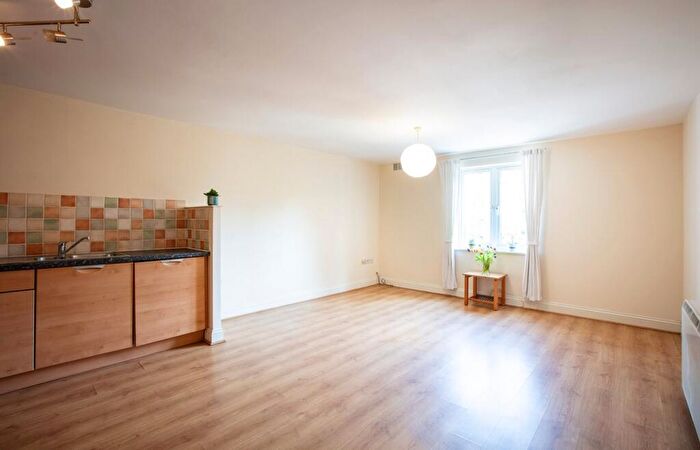 1 Bedroom Apartment For Sale In Walsworth Road, Hitchin, SG4