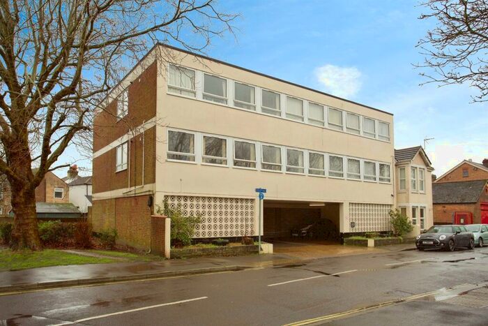 2 Bedroom Apartment To Rent In Cleveland Road, Gosport, PO12