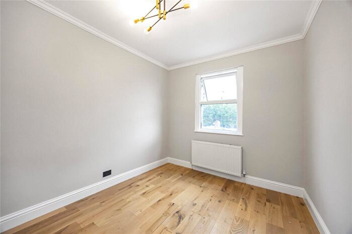 1 Bedroom Apartment To Rent In High Street, Walthamstow, E17