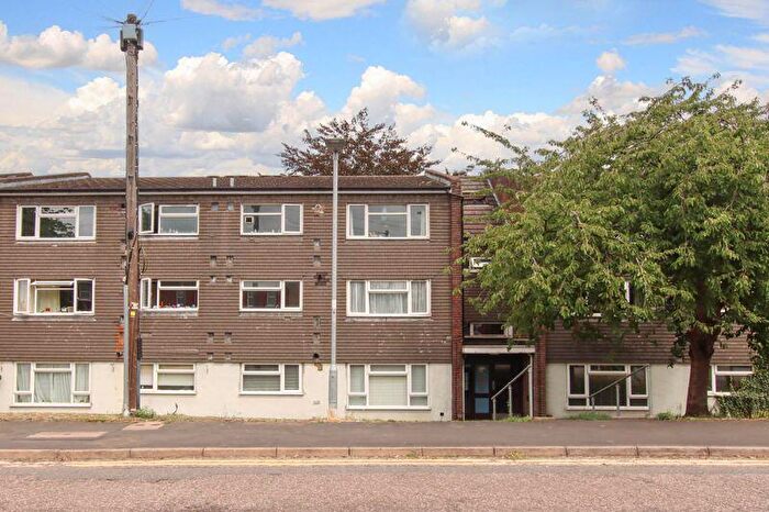 3 Bedroom Flat For Sale In Kents Avenue, Hemel Hempstead, HP3