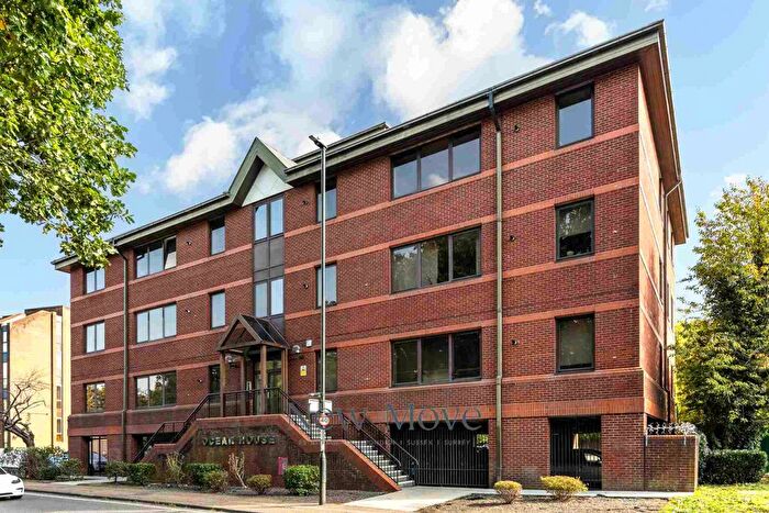 1 Bedroom Flat For Sale In Hazelwick Avenue, Crawley, RH10