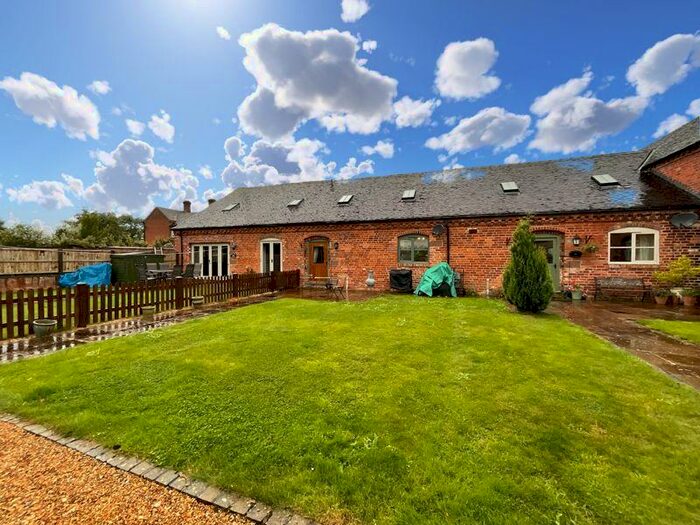 3 Bedroom Barn Conversion For Sale In Radmore Lane, Stafford, ST20