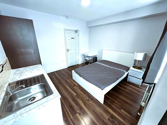 Studio To Rent In Empress Avenue, Ilford, IG1