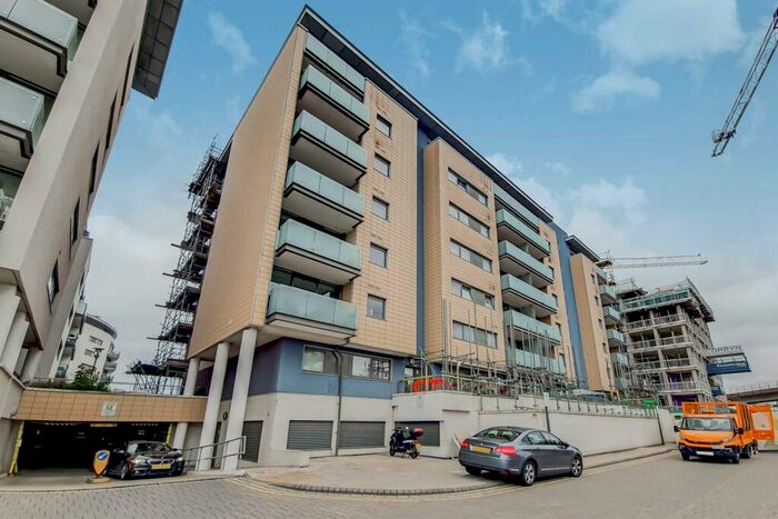 1 Bedroom Flat To Rent In Windward Court, Royal Docks, London, E16