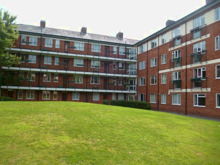 2 Bedroom Flat To Rent In Melmerby Court, Eccles New Road, Salford, Manchester, M5
