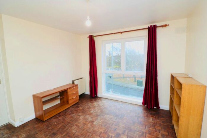 1 Bedroom Flat To Rent In Church Lane, London SW17