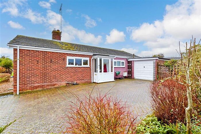 3 Bedroom Detached Bungalow For Sale In Orchard Glade, Headcorn, Kent, TN27