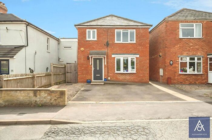 3 Bedroom Detached House For Sale In Halse Road, Brackley, Northamptonshire, NN13