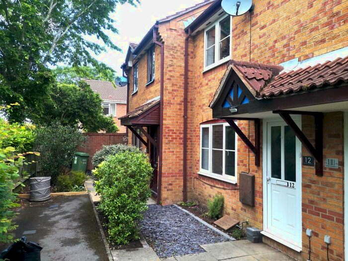 2 Bedroom House To Rent In Martley Gardens, Hedge End, SO30