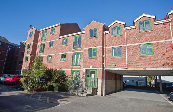 2 Bedroom Flat For Sale In Admiral Street, Leeds, LS11