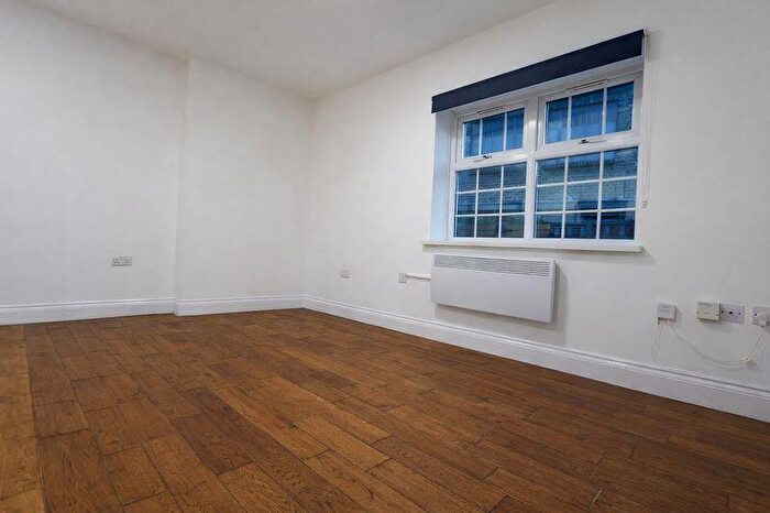 1 Bedroom Flat To Rent In Bedroom Flat - Dalston, E8