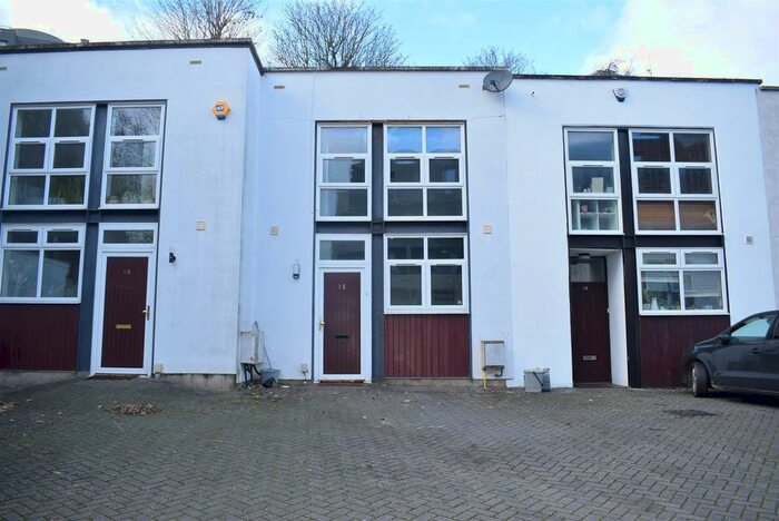 3 Bedroom Property To Rent In Century Yard, London, SE23