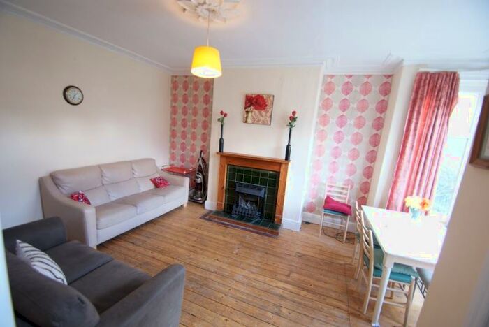 3 Bedroom Terraced House To Rent In St Anns Mount, Burley, Leeds, LS4