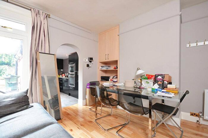 4 Bedroom Semi Detached House To Rent In Dapdune Road, Guildford, GU1