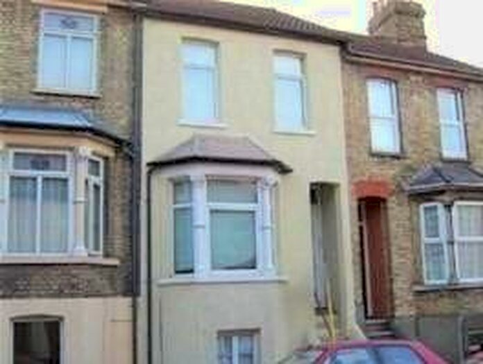 2 Bedroom Terraced House To Rent In Dale Street, Chatham, ME4