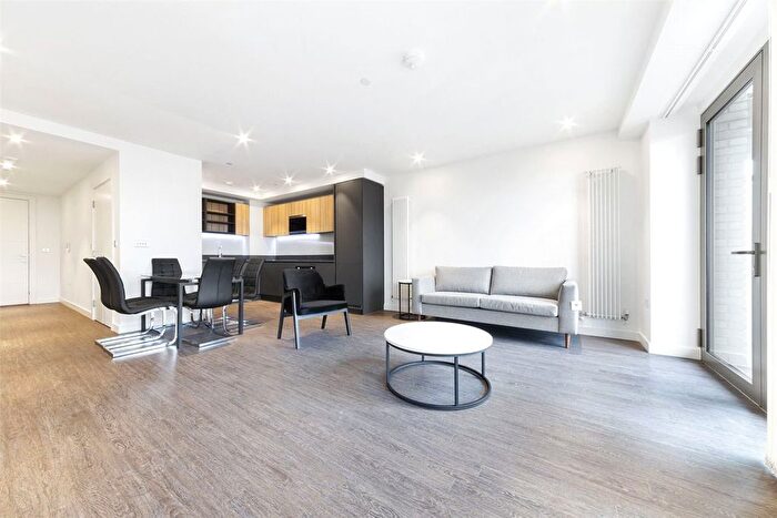 3 Bedroom Flat For Sale In Western Gateway, Royal Wharf, E16