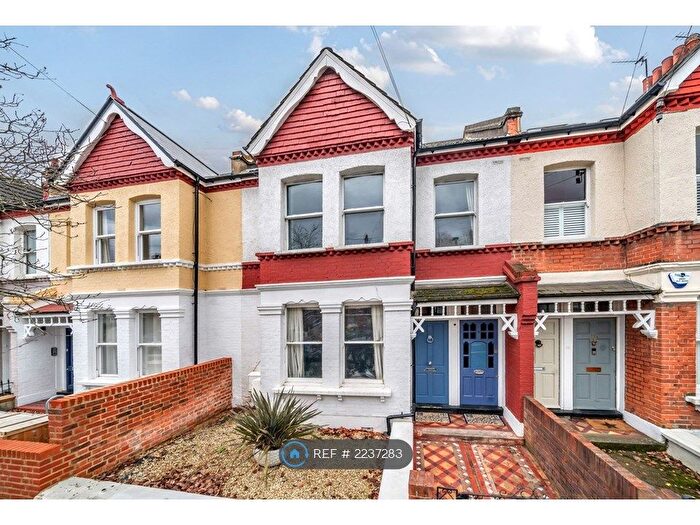 3 Bedroom Maisonette To Rent In Oakmead Road, London, SW12