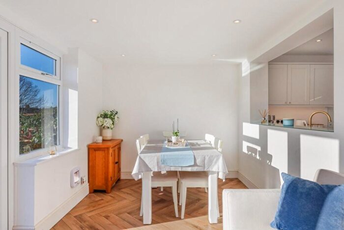 3 Bedroom End Of Terrace House For Sale In Dunster Avenue, Morden, SM4