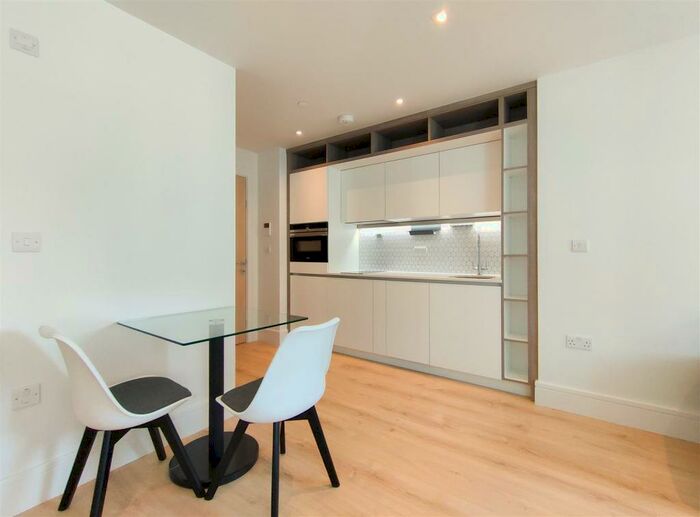 Studio To Rent In Ewing House, Brentwood, CM14