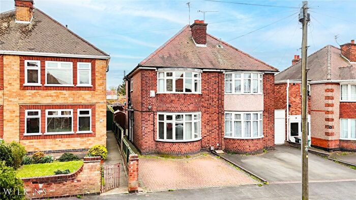 3 Bedroom Semi Detached House For Sale In Berrington Road, Nuneaton, Warwickshire, CV10