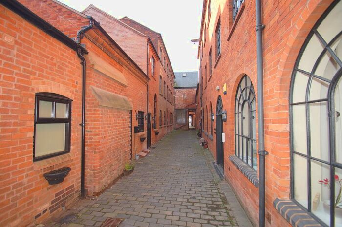 1 Bedroom Flat To Rent In Prospect Hill, Redditch, Worcestershire, B97