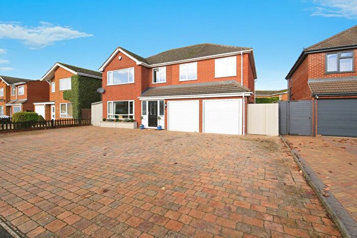 5 Bedroom Detached House For Sale In Hatt Close, Moulton, PE12