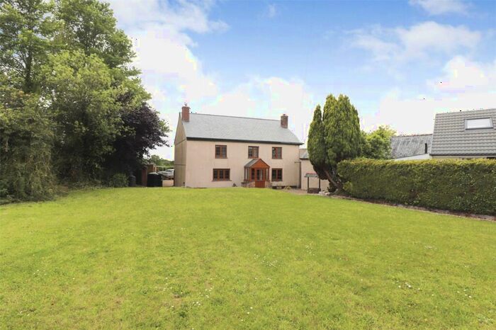 4 Bedroom Detached House To Rent In Holsworthy, Cornwall, EX22