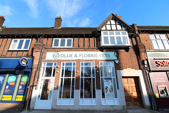 2 Bedroom Flat To Rent In Station Square, Petts Wood, Orpington, BR5