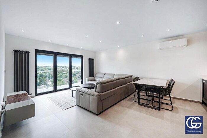 2 Bedroom Apartment To Rent In East Barnet Road, Barnet, EN4