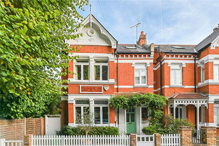 4 Bedroom End Terrace House For Sale In Lebanon Park, Twickenham, TW1