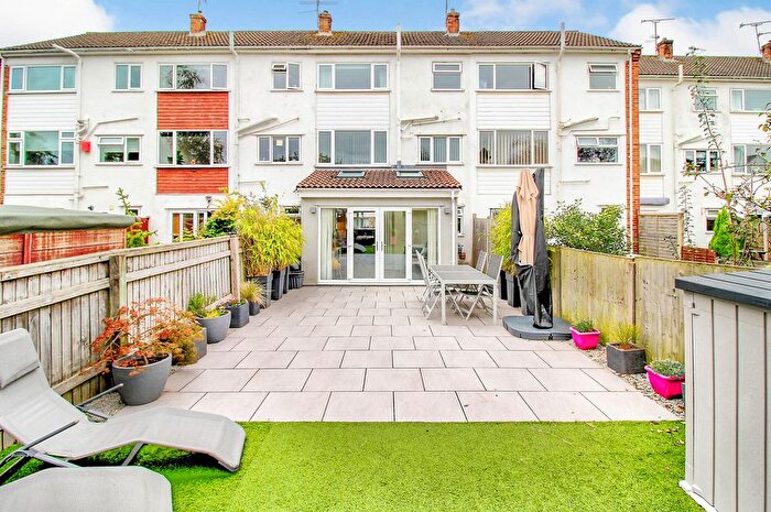 3 Bedroom Terraced House For Sale In Pilgrims Way, Bristol, BS16