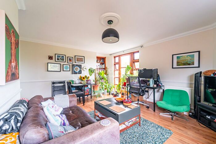 2 Bedroom Maisonette To Rent In Wharf Road, Islington, London, N1