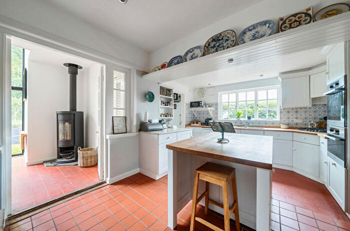 4 Bedroom Detached House For Sale In Bourne Lane, Twyford, Winchester, Hampshire, SO21