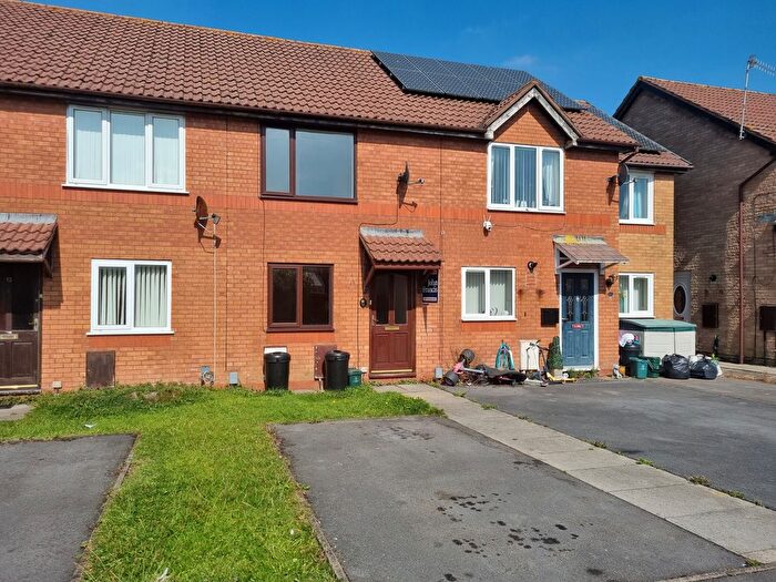 2 Bedroom Property To Rent In Clos Healy, Swansea, SA4