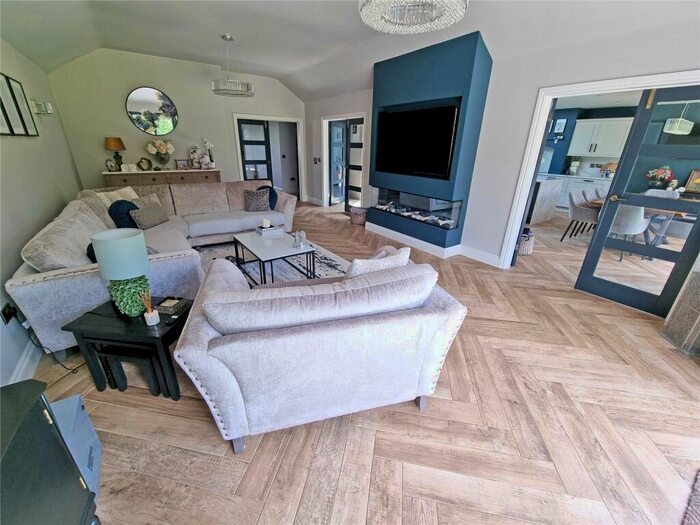 3 Bedroom Bungalow For Sale In Lymington Road, New Milton, Hampshire, BH25