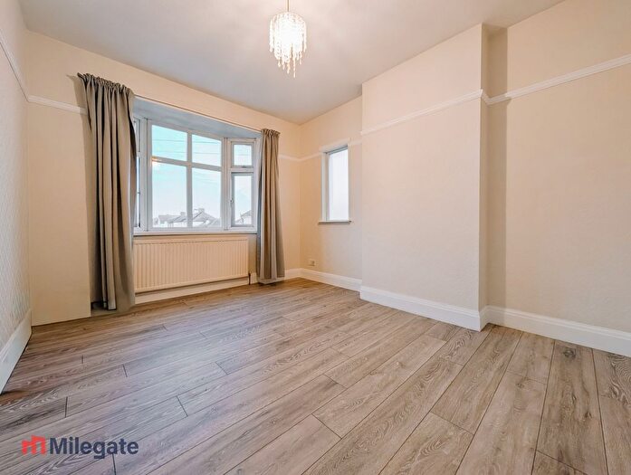 2 Bedroom Flat To Rent In Westbury Road, Southend-On-Sea, SS2