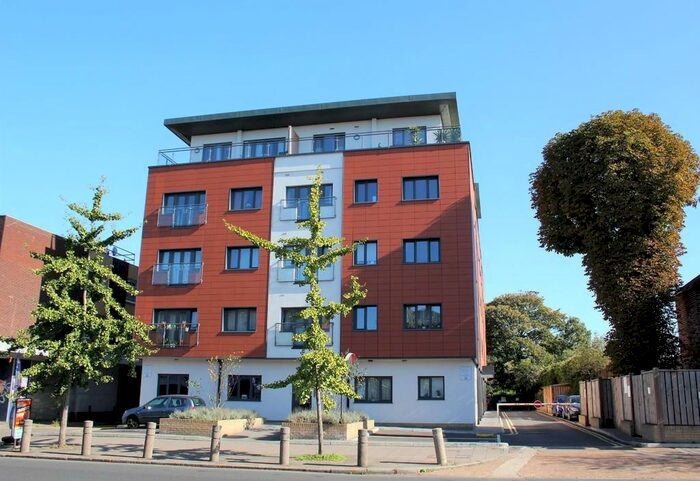 2 Bedroom Ground Flat To Rent In London Road, Mitcham, CR4