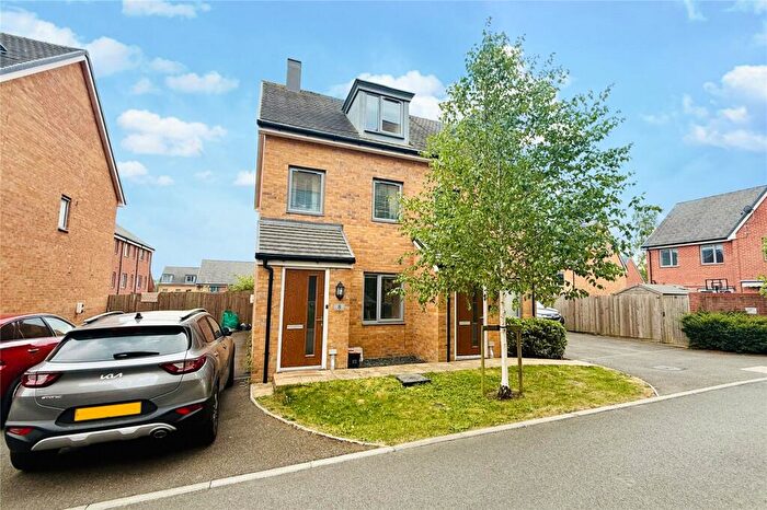 3 Bedroom Semi-Detached House For Sale In Discovery Drive, Swanley, Kent, BR8