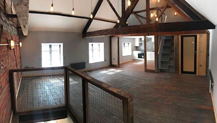 1 Bedroom Flat To Rent In Brown Street, Salisbury, Wiltshire, SP1