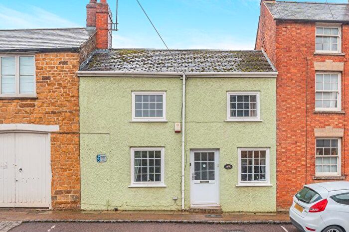 3 Bedroom Cottage For Sale In High Street, Deddington - No Onward Chain, OX15