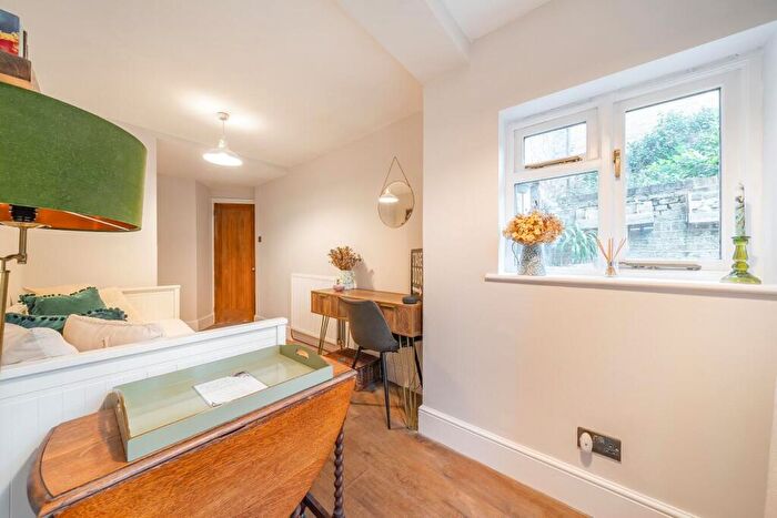 2 Bedroom Flat For Sale In Devonshire Road, Forest Hill, SE23