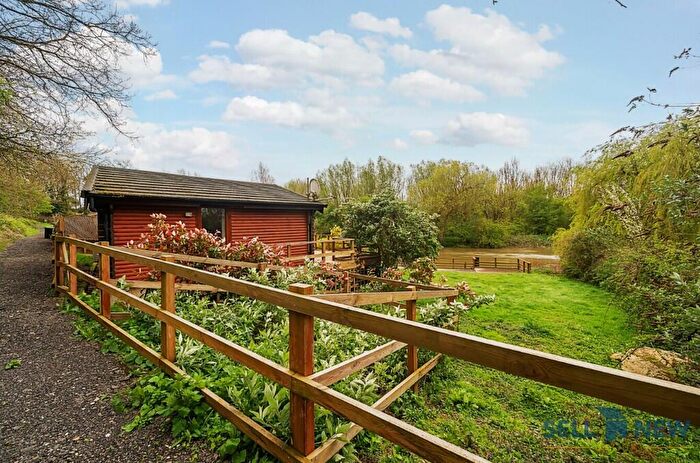 1 Bedroom Log Cabin For Sale In **Ft Mooring, No Chain** Bramble Lodge, Water Lane, MK41